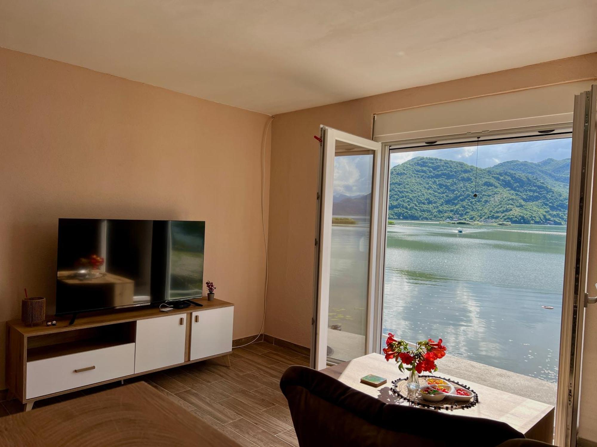 Lakeside Harmony Apartment Golubovci Exterior foto