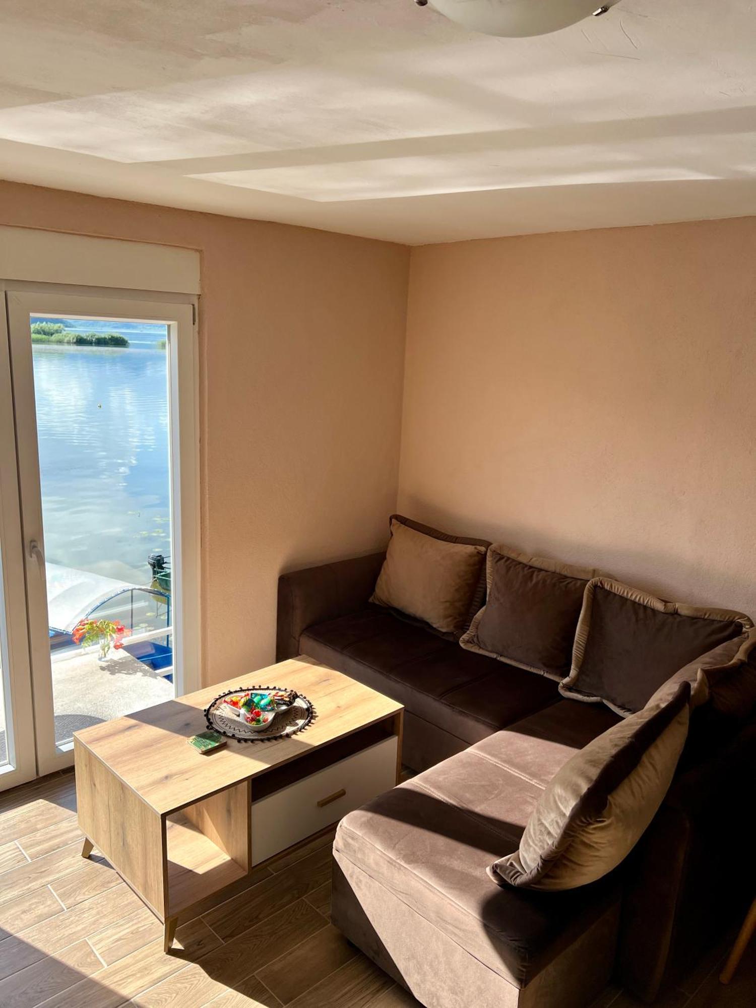 Lakeside Harmony Apartment Golubovci Exterior foto