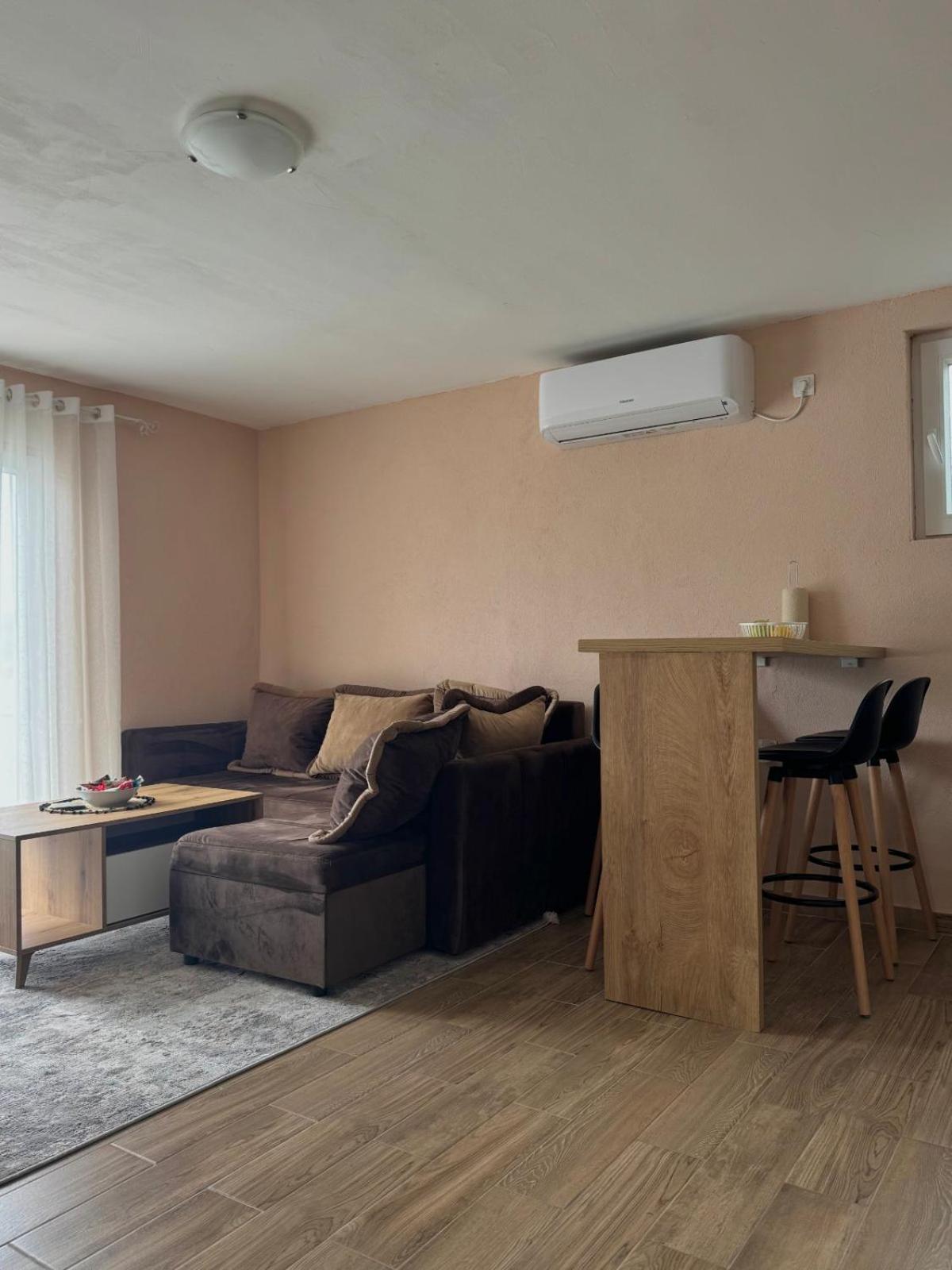 Lakeside Harmony Apartment Golubovci Exterior foto